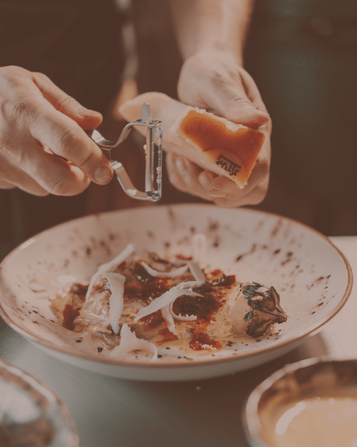 emplatando queso rallado